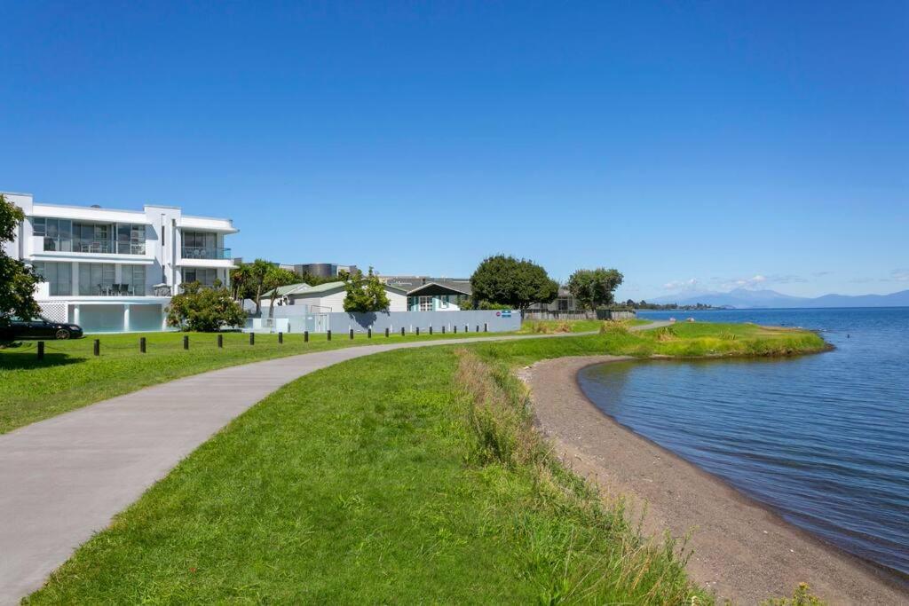 Waimahana - Luxury By The Lake Tauposee Exterior foto